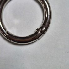 Ezüst színű nyitható karika - 2,5 cm