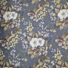 Szürke virágos textil