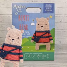 Anchor - Benji the bear - Amigurumi egységcsomag eszközökkel