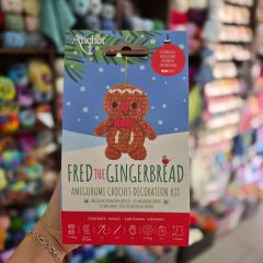   Anchor - Fred the gingerbread - Amigurumi karácsonyfa dísz egységcsomag eszközökkel