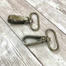 Antik színű fém karabiner - 3 cm