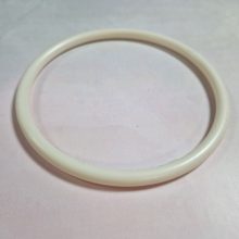 Műanyag karika - krém - 13 cm