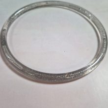 Műanyag karika - szürke glitteres - 13 cm