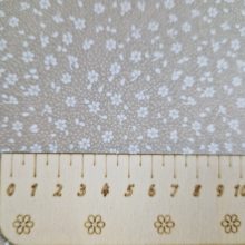 Virágos textil - Bézs és fehér