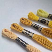 Venus  Mouliné osztott hímzőfonal - Sárgák